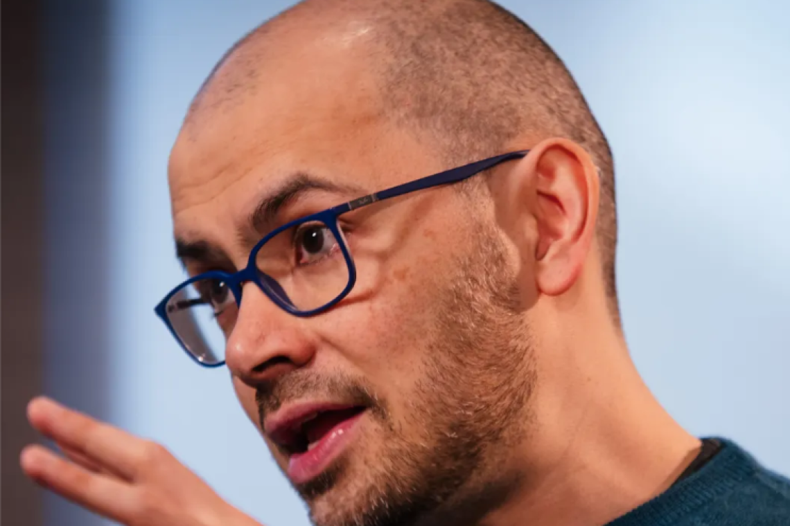الرئيس التنفيذي لشركة ديب مايند، ديميس هاسابيس، يقول إن جوجل ستدمج في النهاية نماذج الذكاء الاصطناعي &quot;جمني&quot; و&quot;فيو&quot;.للمزيد..
