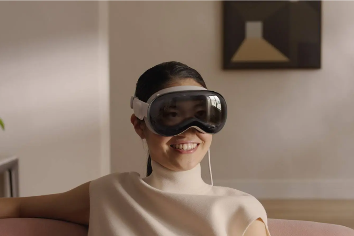 آبل تعمل على تطوير إصدار جديد من Vision Pro بتصميم أخف وسعر أقل ويدعم الاتصال بأجهزة ماك لتعزيز الاستخدام العملي.للمزيد..