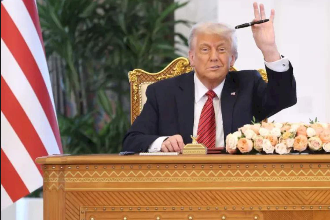 عاجل | توتر متصاعد بين واشنطن وتل أبيب بعد تجاوز إدارة ترمب للموقف الإسرائيلي في ملفات غزة وسوريا وإيران . 